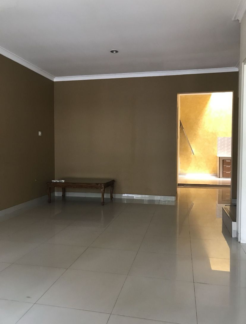 Rumah Disewakan Semi Furnished di Lippo Cikarang